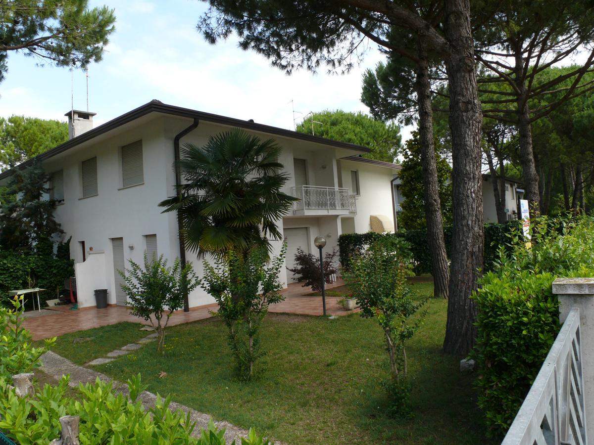 Villa Barbara Lignano Sabbiadoro Exterior photo