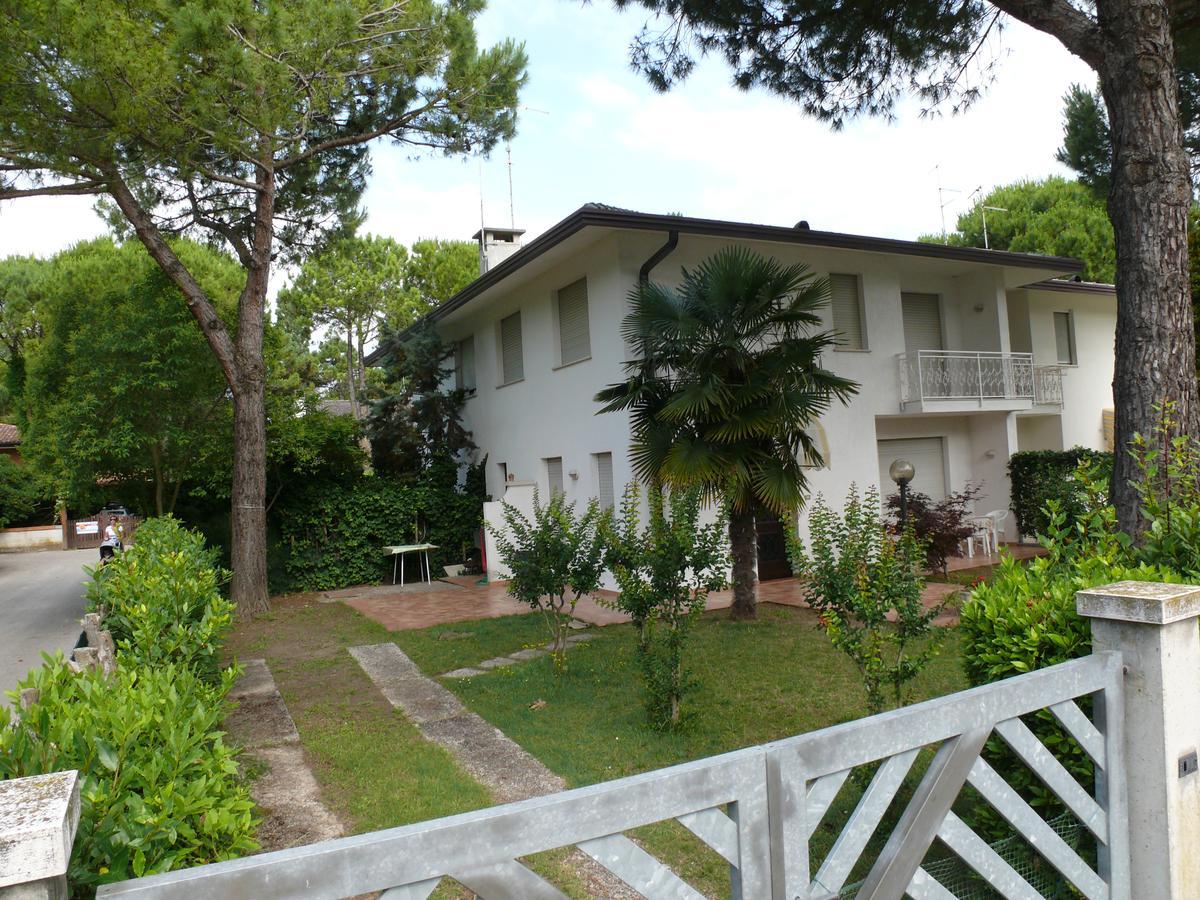 Villa Barbara Lignano Sabbiadoro Exterior photo