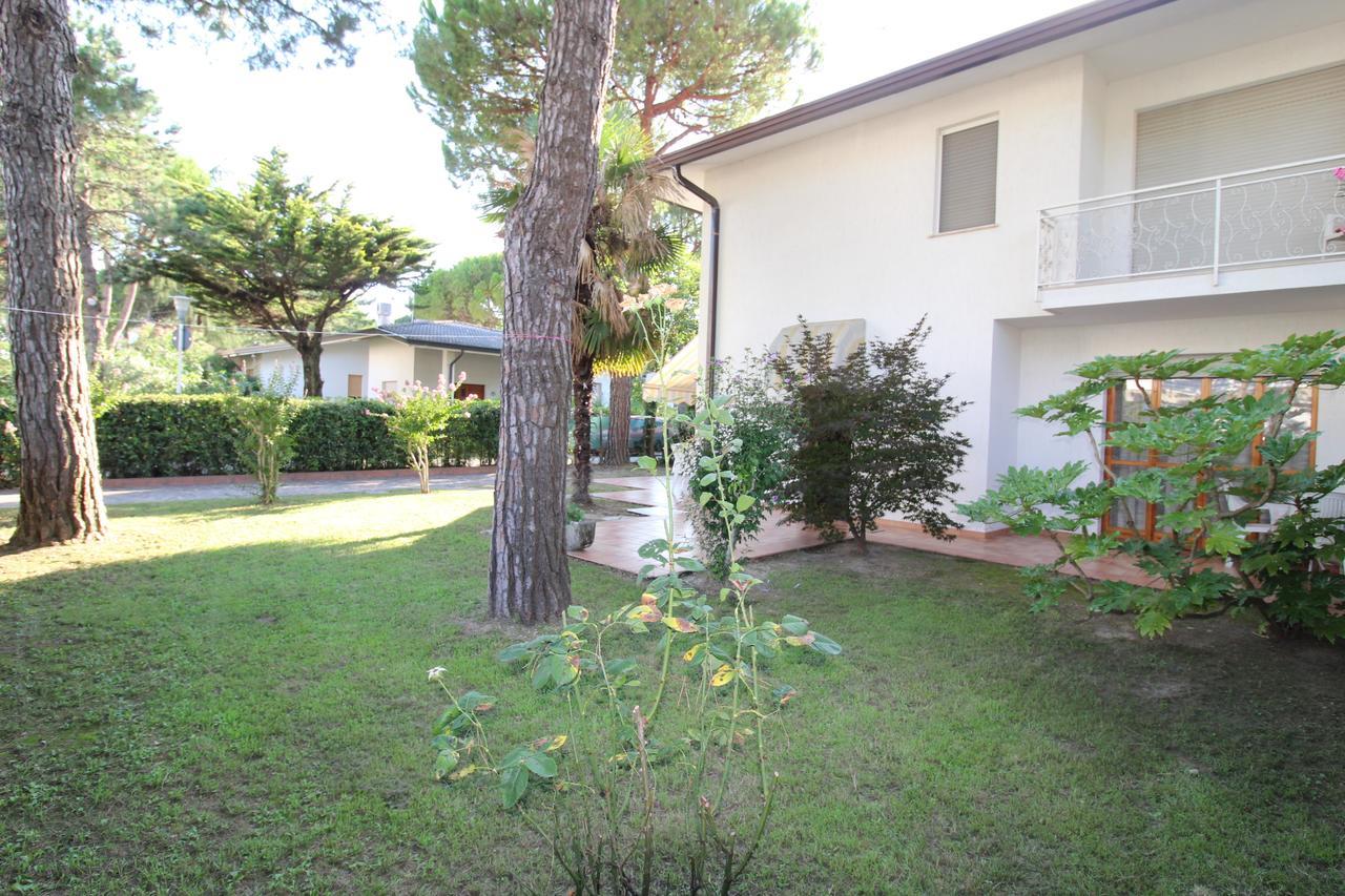 Villa Barbara Lignano Sabbiadoro Exterior photo